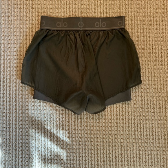 Alo yoga layered bike shorts size small, army green color - Picture 3 of 3